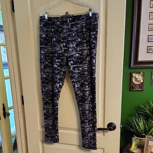 SERRA BLACK and WHITE PATTERNED WINTER LEGGINGS